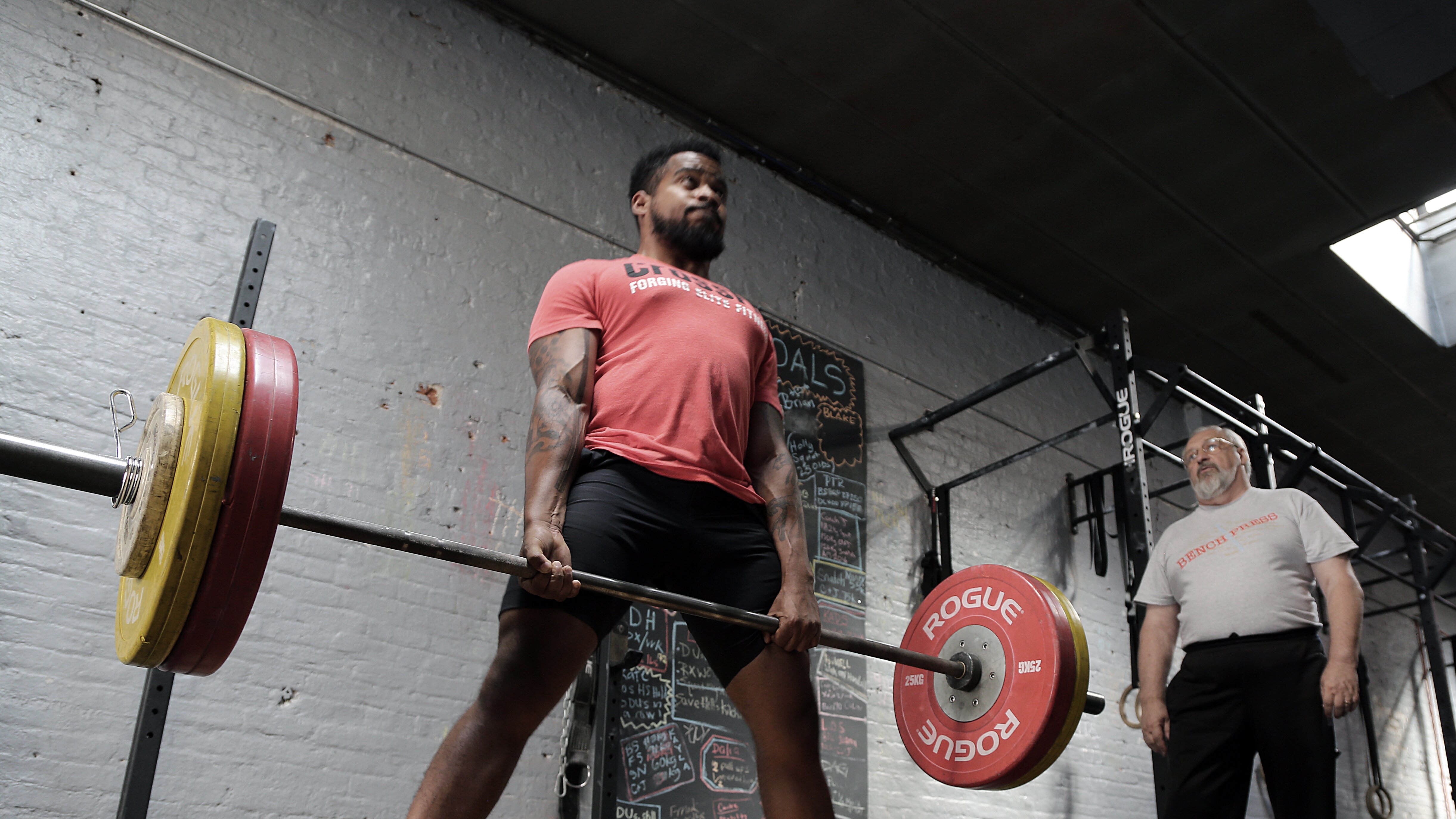 Deadlift. To bounce or not to bounce?